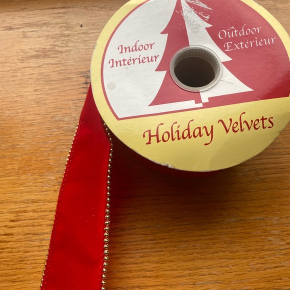 Red velvet bow ribbon - Picture 5 of 6